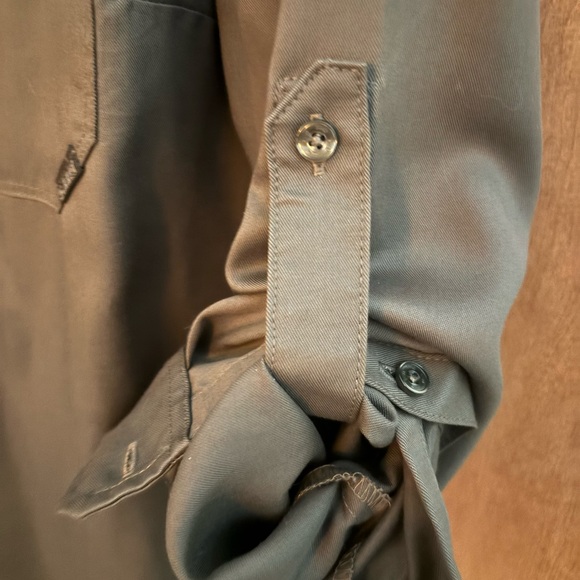 5.11 Tactical olive green top blouse size M roll tab sleeves button front - Picture 5 of 7